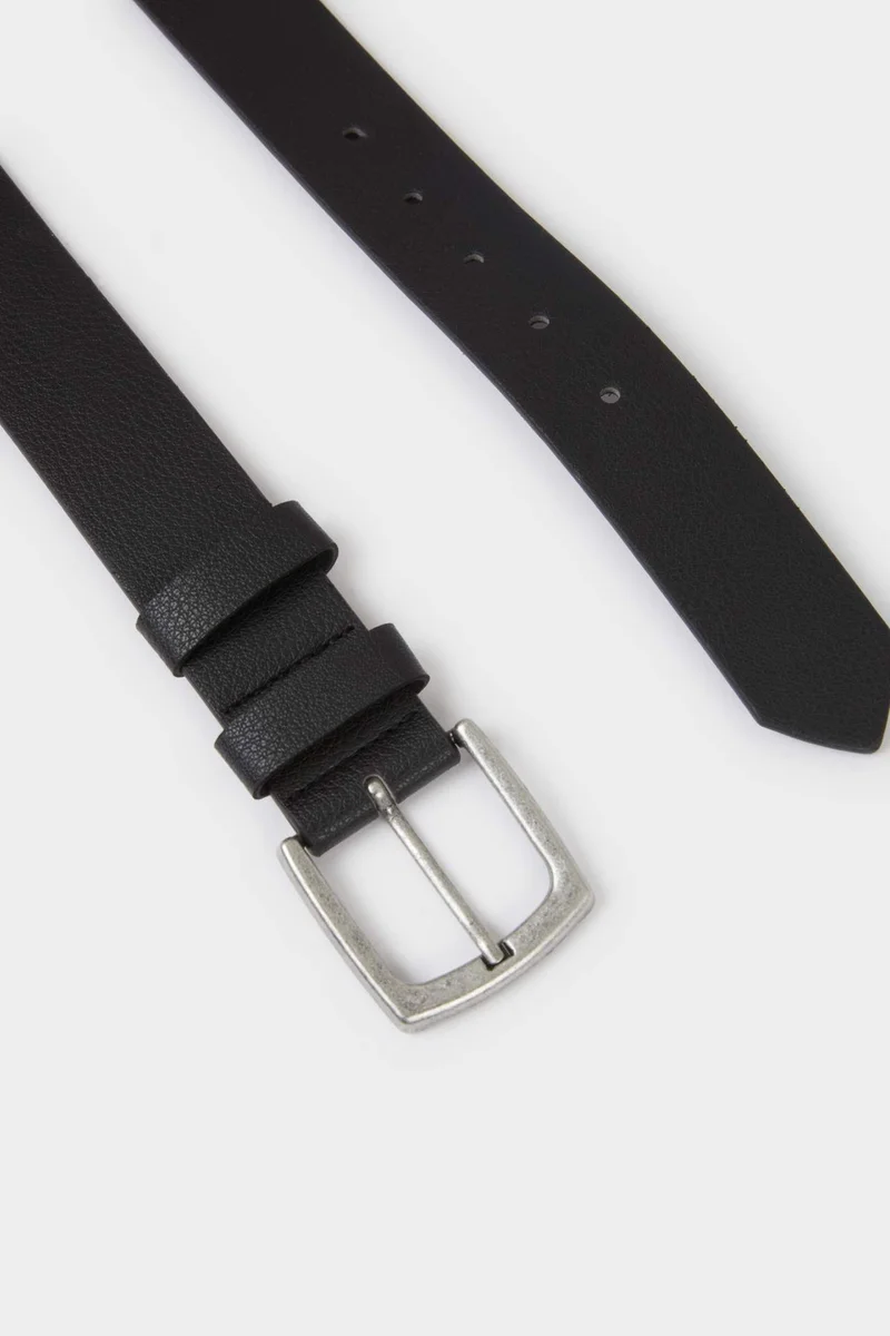 ديفاكتو Man Rectangle Clasp Faux Leather