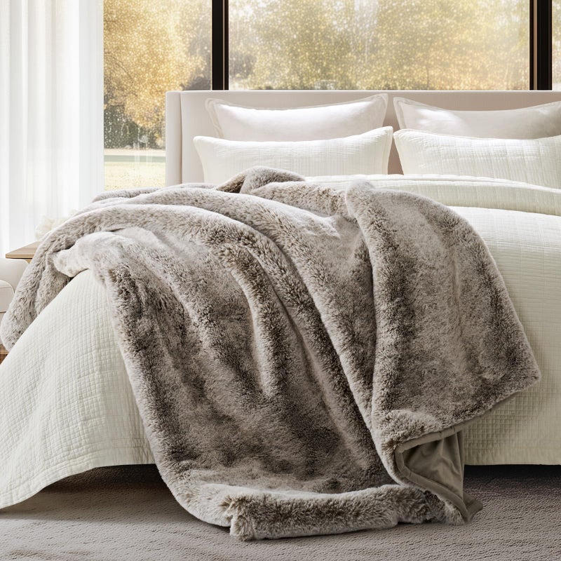 EVERGRACEHOME Luxury Soft Faux Chinchilla Fur Throw Blanket for Couch, Warm Thick Heavy Winter Throw Blanket 1220GSM for Bed, Fluffy Cozy Mink Blanket with Reversible Velvet, Champagne Fawn, 50"x60" - Image 2