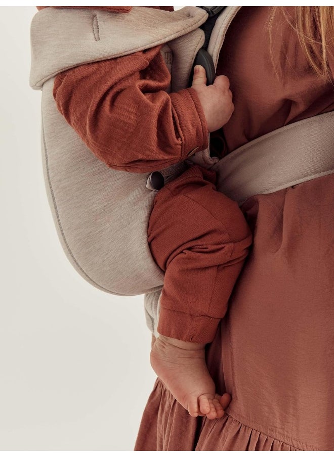 BABYBJORN - BabyBjörn Baby Carrier Mini, 3D Jersey, Light Beige - Image 1