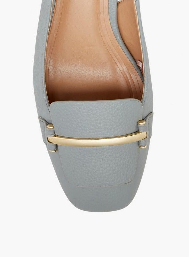 سيليست صنادل نسائية بحزام خلفي بلمسة معدنية وإغلاق بإبزيم - Image 4