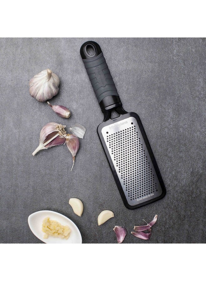 Microplane مبشرة جبن دقيقة من مايكروبلان - فولاذ جراحي مقاوم للصدأ للتبشير الدقيق (أسود) - Image 3