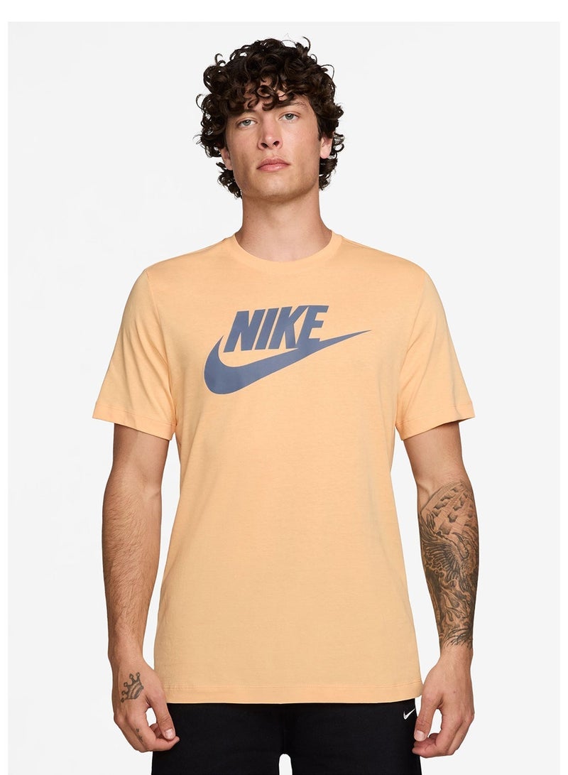 Nike Nsw Futura Icon T-Shirt - Image 1