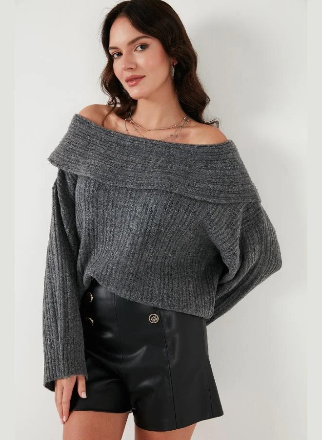 ليلا كنزة ليلا بقصة واسعة وياقة مادونا نسائية