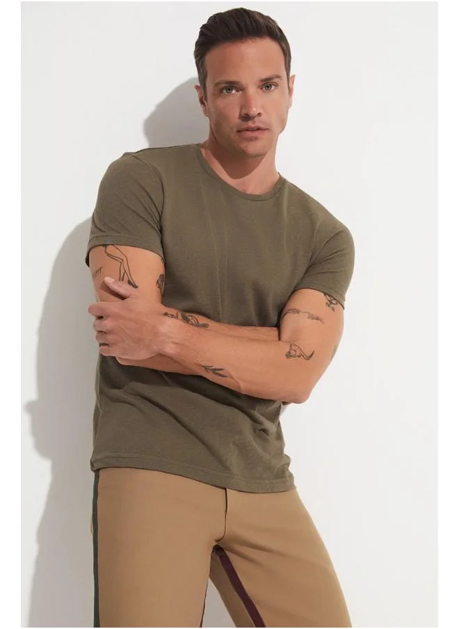 جون June Men's Textured Zipper Collar Tshirt