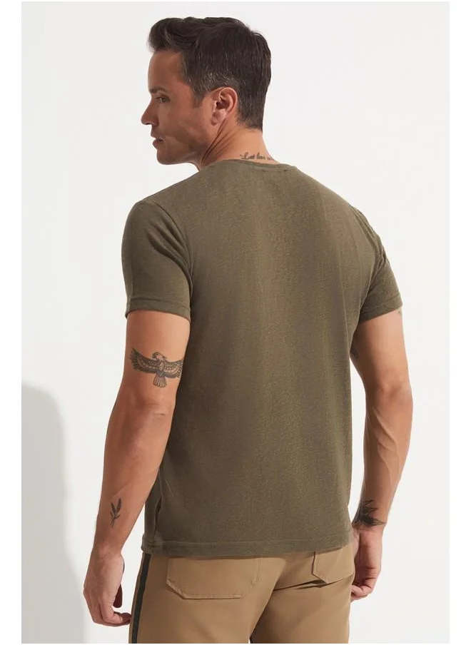 جون June Men's Textured Zipper Collar Tshirt