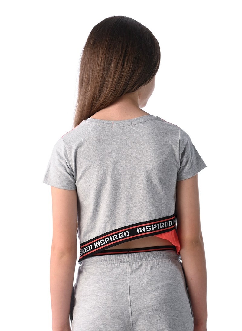 فكتور اند جين طقم بناتي قطعتين - بلوزة رياضية مع بنطال رياضي متطابق - أنيق ومريح - Image 4