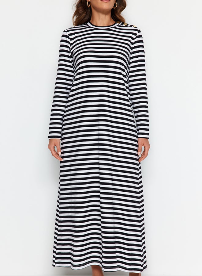 trendyol Black and White Knitted Striped Dress - Image 4