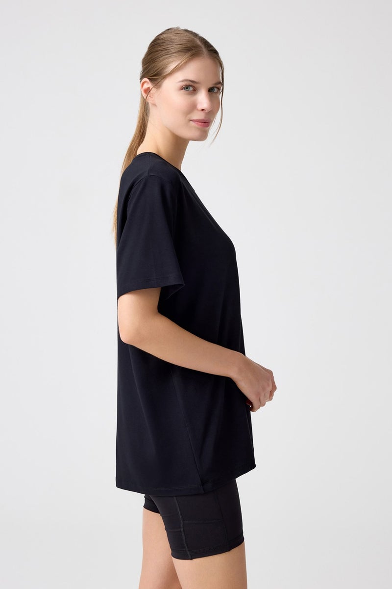 Los Ojos x Melodi Black Oversize T-Shirt Boyfriend T-Shirt  - Image 5