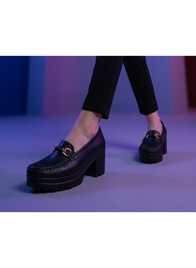 Women's loafer shoes with a wide heel and thick sole - Image 2