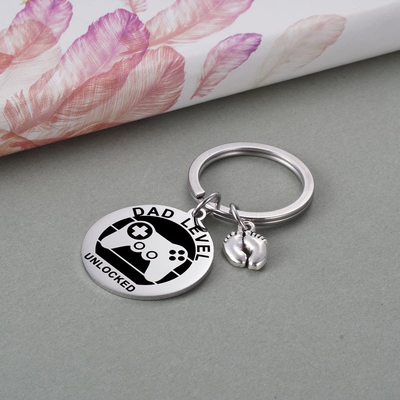 MIXJOY Expecting Dad's First Father's Day Unlocked Dad Key Chain with Baby Footprint Charm - Image 2
