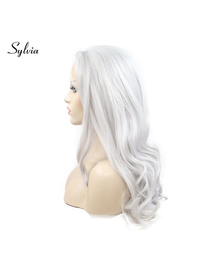 Sylvia باروكة سيلفيا رمادية فاتحة فضية بيضاء طبيعية بتجاعيد 24 بوصة باروكة صناعية بدون لاصق مع غرة جانبية باروكة نصف مربوطة بكثافة 180% مقاومة للحرارة لاستبدال الشعر للنساء - Image 4