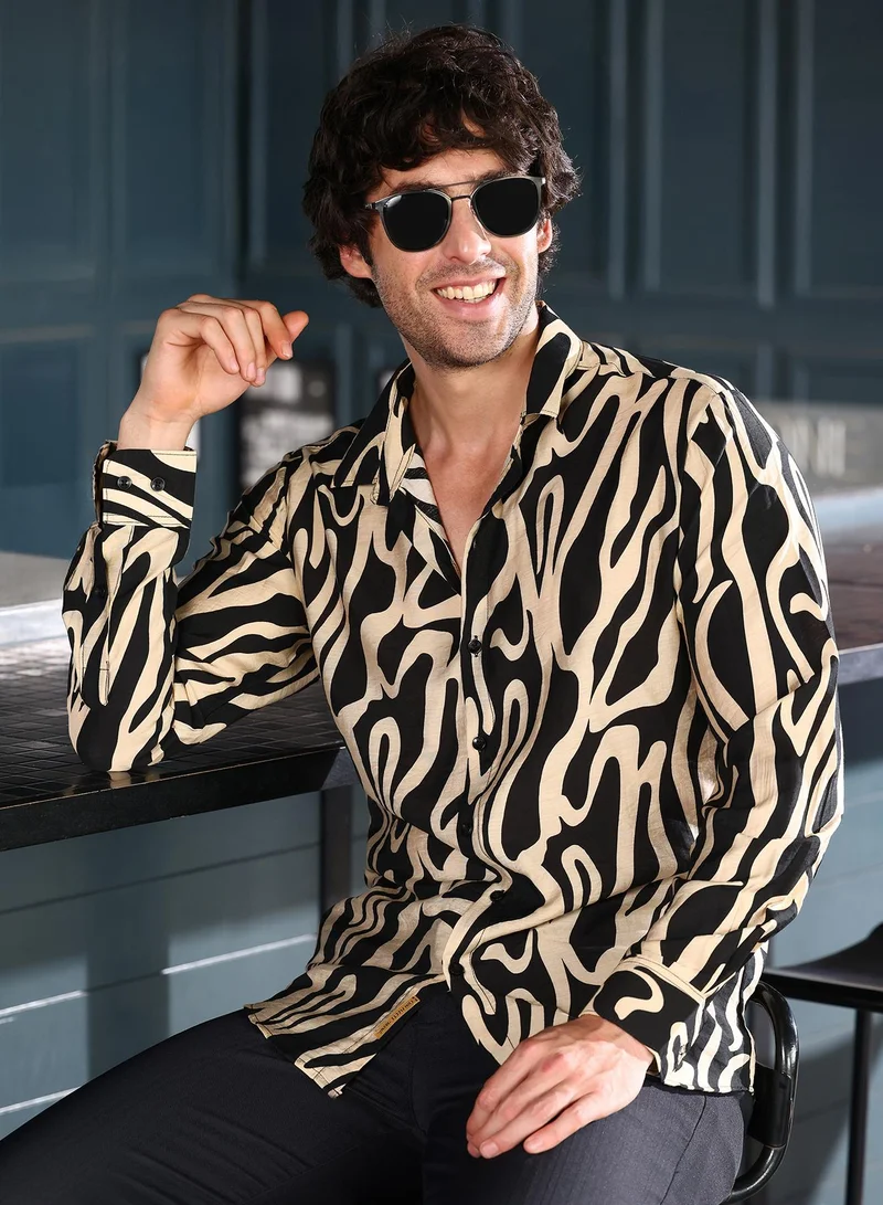 Campus Sutra Men Contrast-Flowing Imprint Shirt | Spread Collar, Long Button-Cuff Sleeves | Button , Curved Hem | Abstract Print Creased | Woven Fabric For Casual & Daily Wear | Buff Beige & Midnight Black