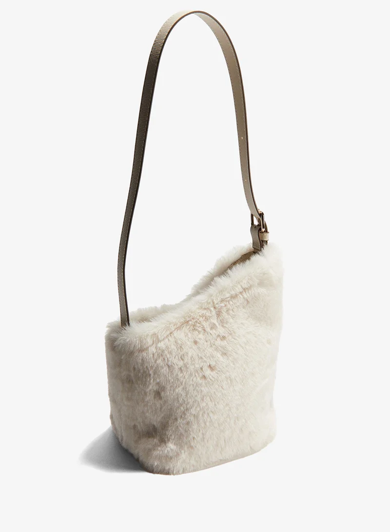 اتش اند ام حقيبة كروس