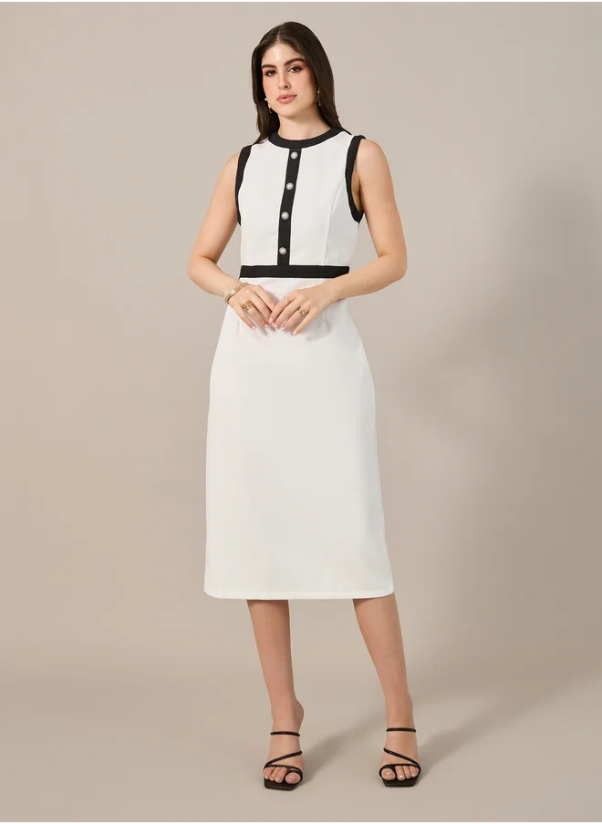 ستايلي Sleeveless Bodycon Midi Dress with Button Detail
