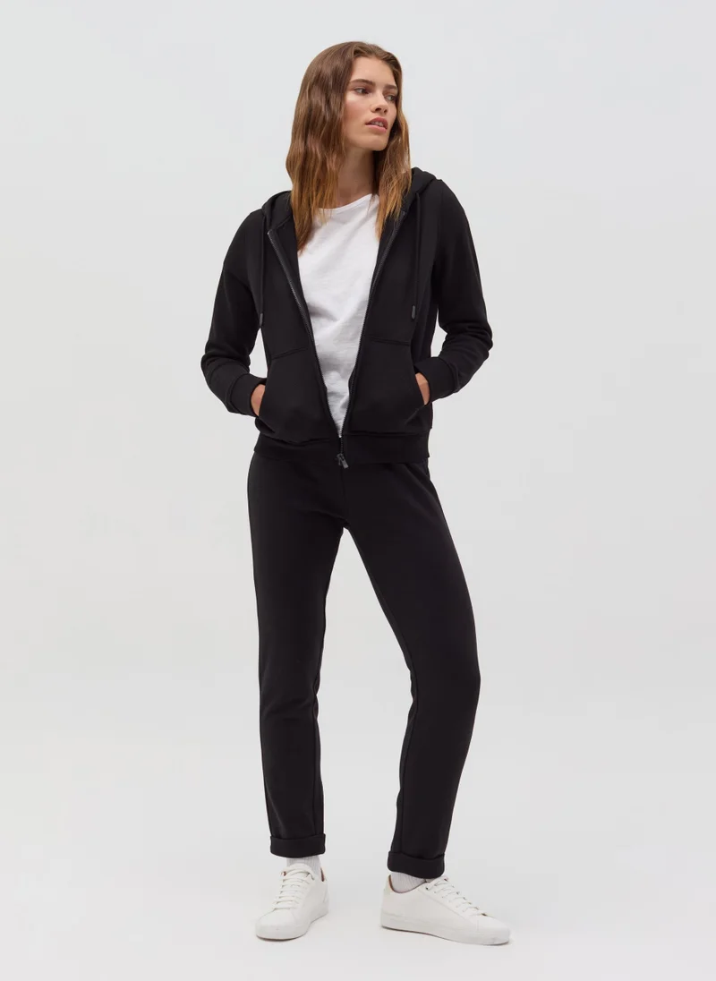او في اس Essential sweatshirt with hood