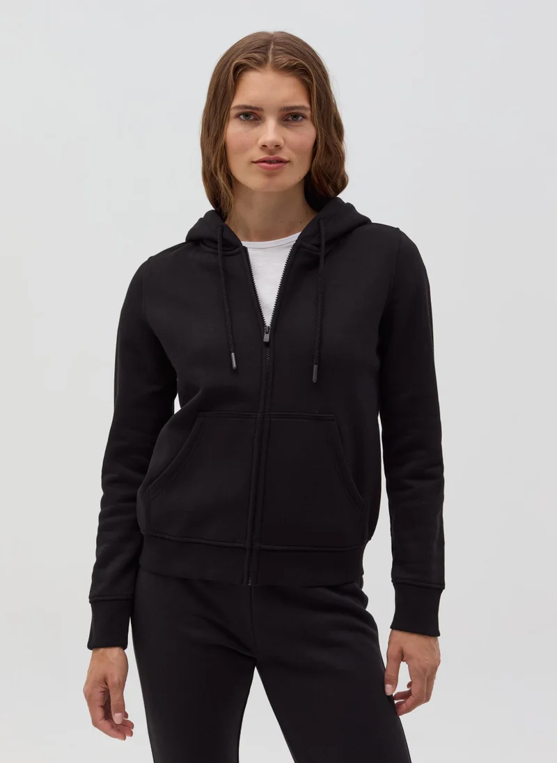 او في اس Essential sweatshirt with hood