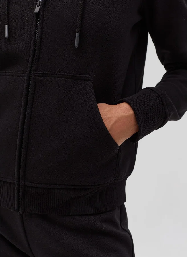 او في اس Essential sweatshirt with hood