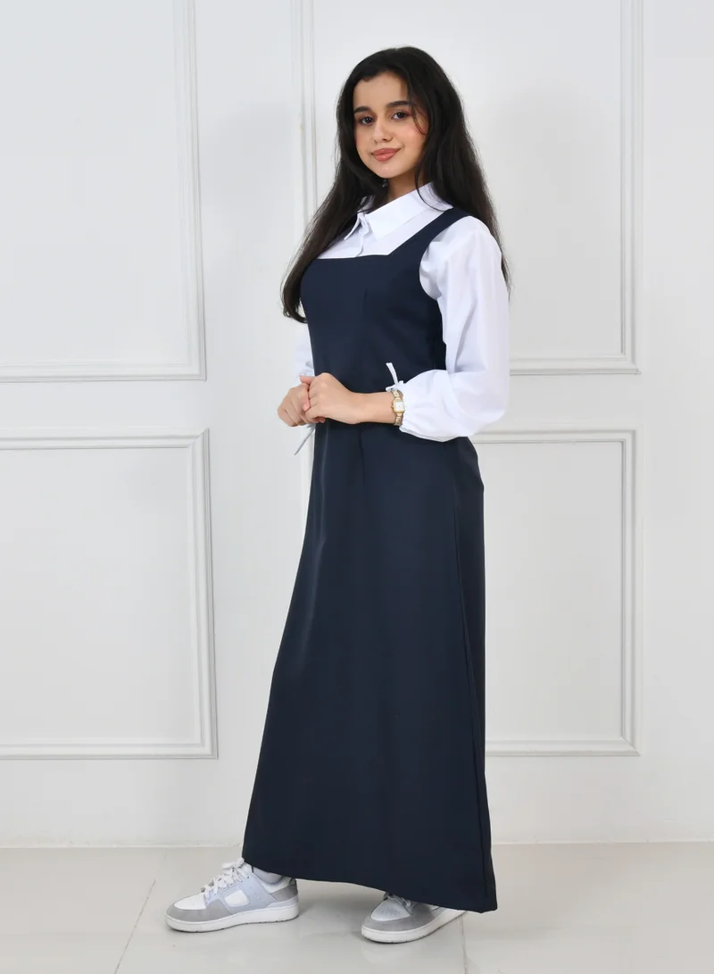 HAWRAA ABAYA Navy blue apron with a tie closure at the back