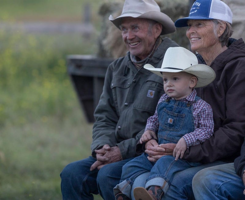 carhartt سروال جينز بيبي من كار هارت، غسلة متوسطة زرقاء، 24 شهر - Image 2