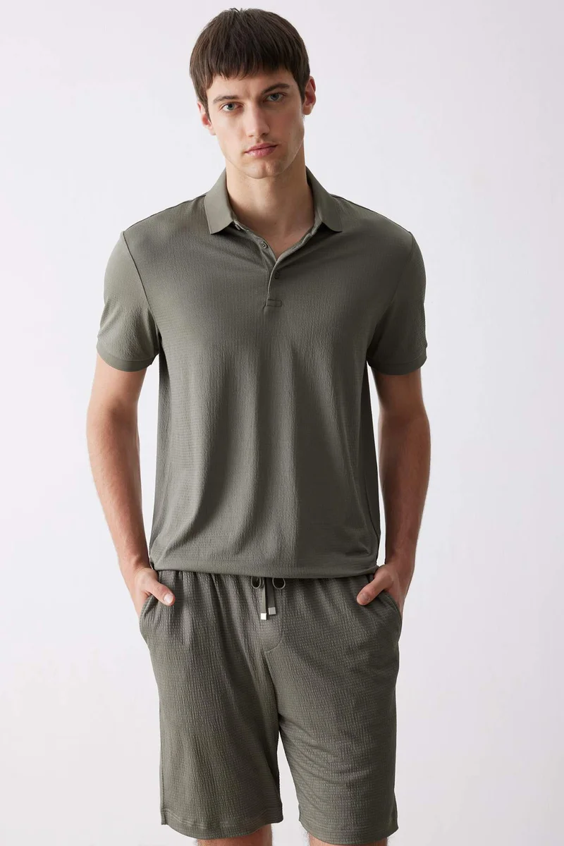 ديفاكتو Slim Fit Textured Short Sleeve Crinkle Polo T-Shirt