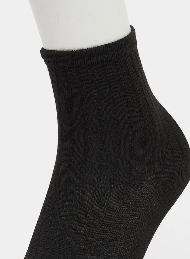 Styli Styli Set of 4 - Solid Crew Socks