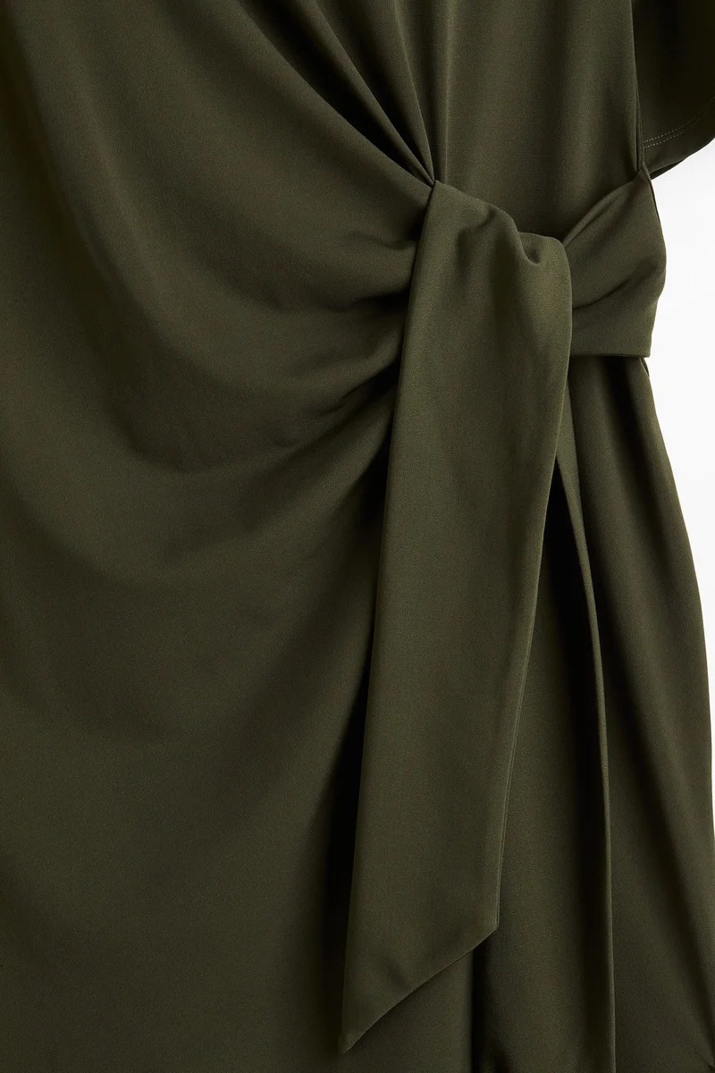 اتش اند ام فستان بتفاصيل عقدة