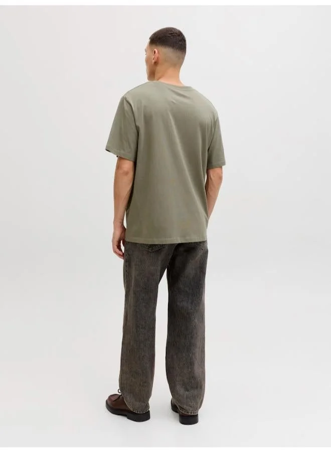 جاك اند جونز تيشيرت قصير بياقة دائرية وقصة مريحة