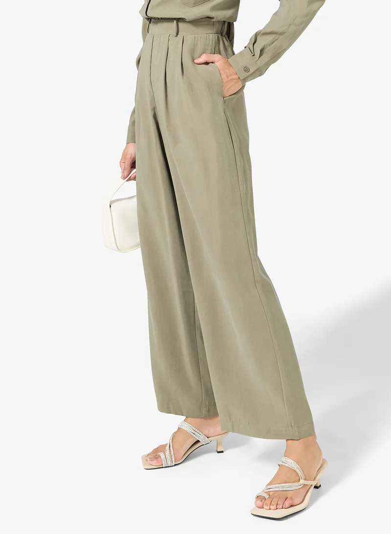 خزانة صنادل بكعب