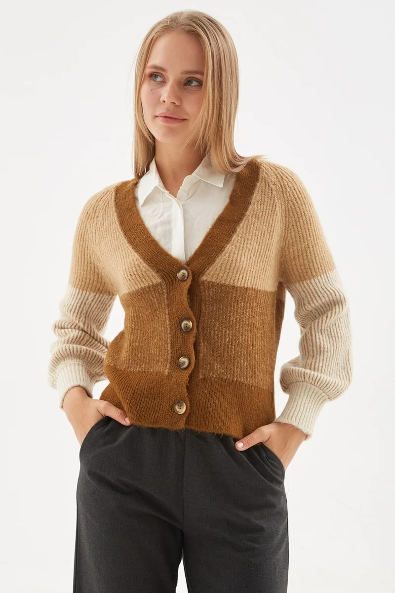 Fashion Friends Regular Fit V Neck Buttoned Cardigan Women's Cardigan 24K0187K1
