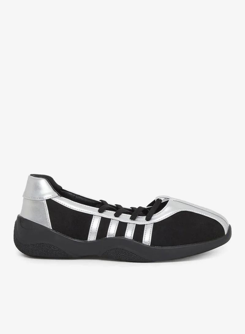 ستايلي اكتيف سنيكرز نسائي لامع من الدانتيل المطاطي