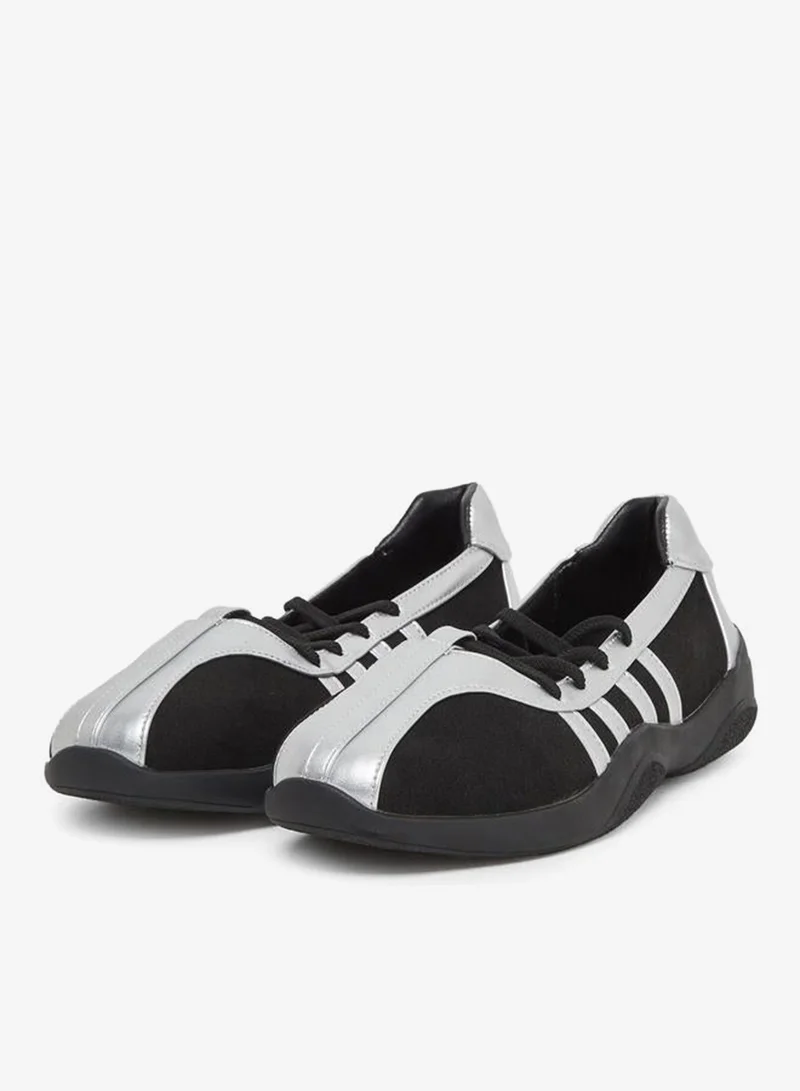 ستايلي اكتيف سنيكرز نسائي لامع من الدانتيل المطاطي