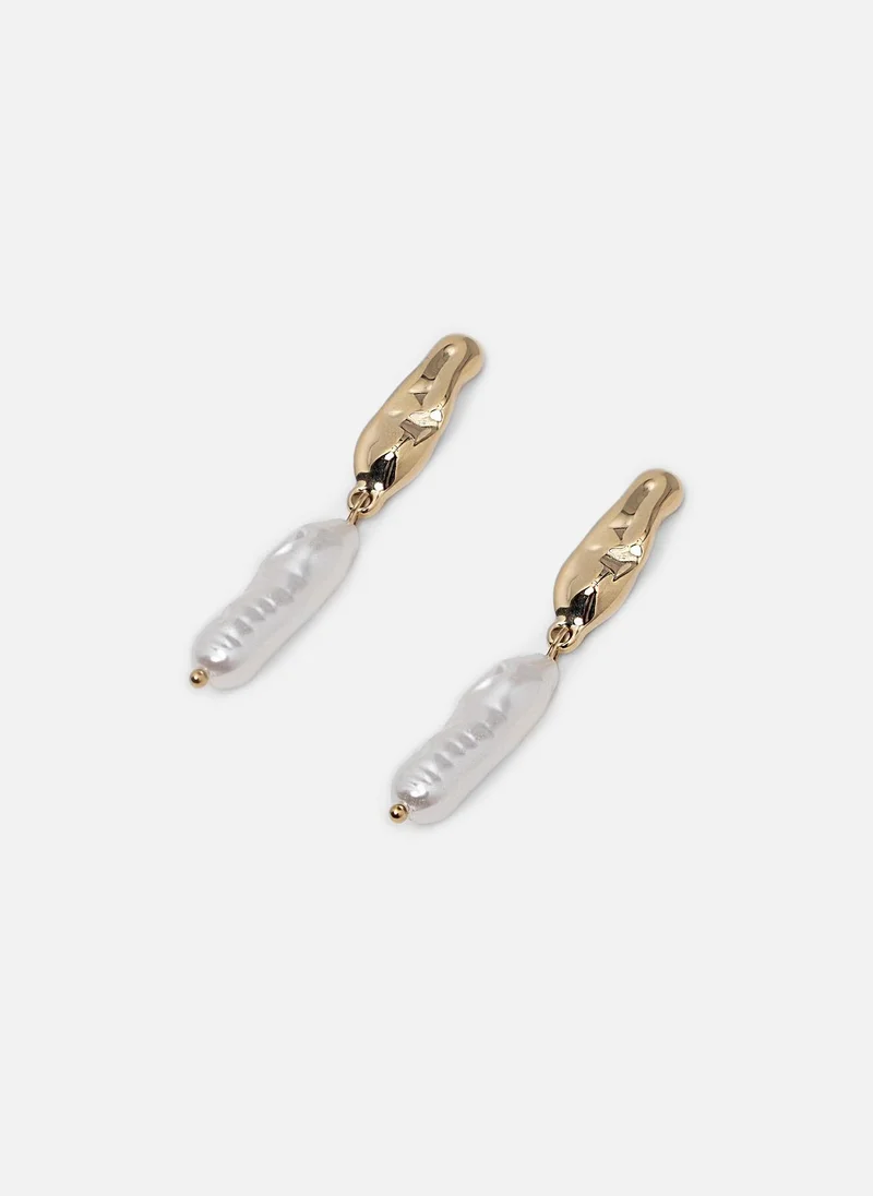 Lichi Long pearl stud earrings