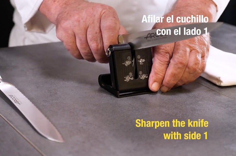 Arcos ARCOS Professional Pocket Knife Sharpener Nitrum Stainless Steel. Series Afiladores. Impeccable edge maintenance. Characterized by the simplicity of its shape and its lightweight. Color Black.  - Image 2