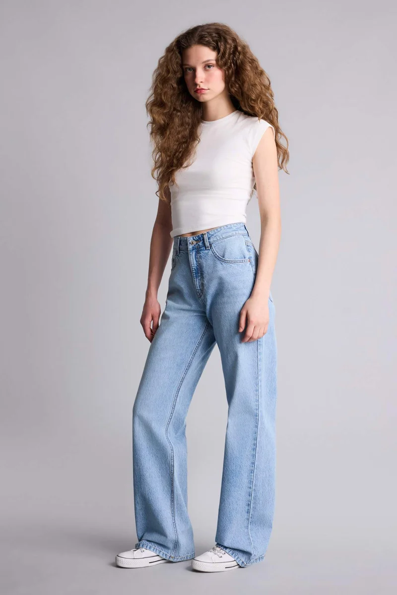 ديفاكتو Straight Wide Leg High Waist Jeans