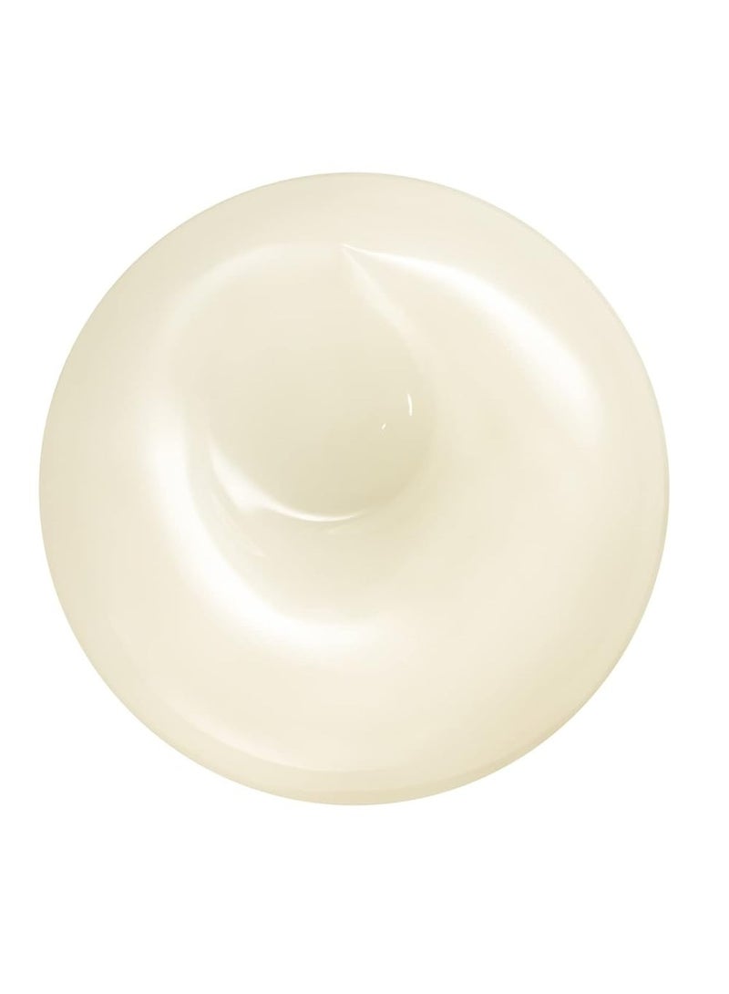 Shiseido Shiseido Men Total Revitalizer Cream - 50 mL - Anti-Aging Moisturizer - Addresses Five Skin Aging Concerns for Men - Non-Comedogenic - Ideal for Normal to Dry Skin Types - Image 3