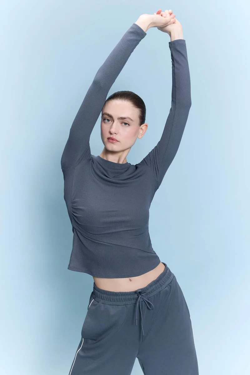 ديفاكتو Slim Fit Crew Neck modal Long Sleeve T-Shirt