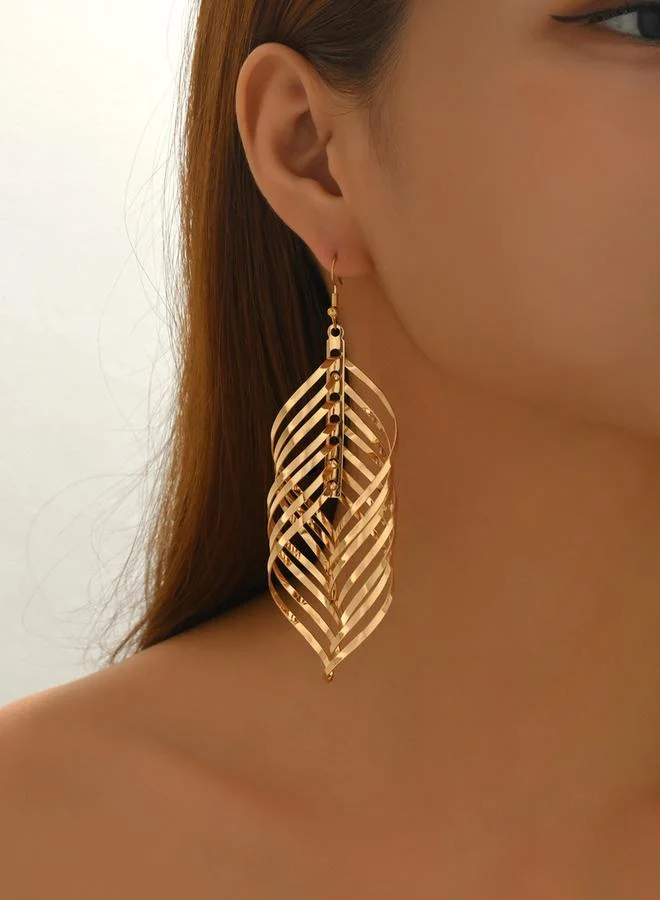 تايك تو أقراط ذهبية متدلية بتصميم ورقة