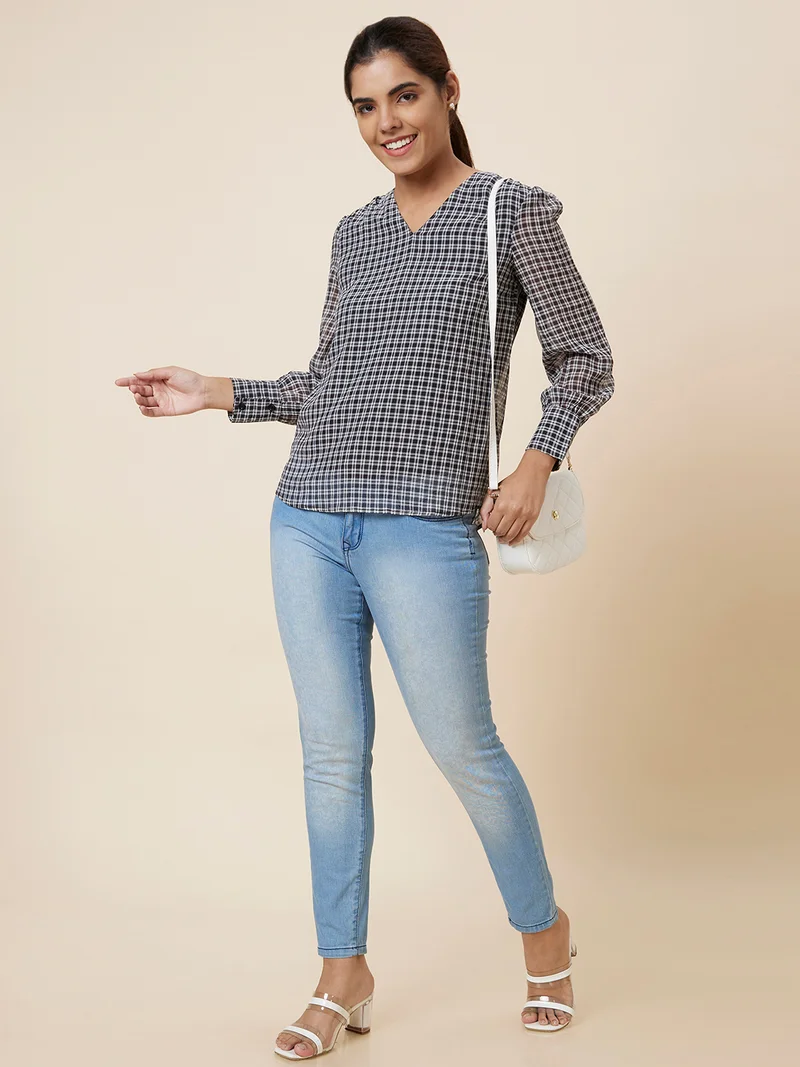 Women Black & White V-Neck Cuff Sleeves Checked Top