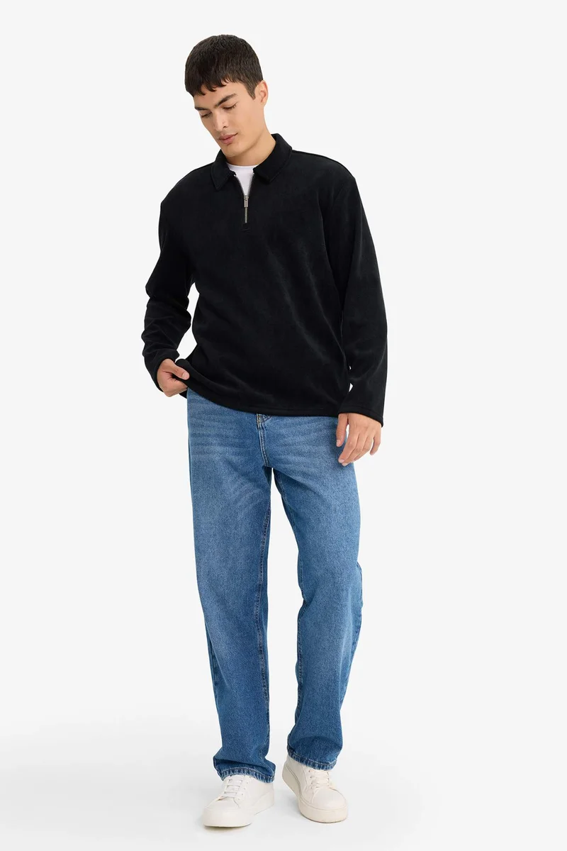ديفاكتو Regular Fit Long Sleeve Sweatshirt