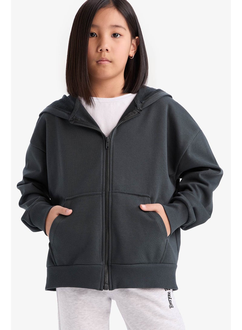 ديفاكتو سويت شيرت بناتي بيزك اوفر سايز بكابيشون وجيب - Image 2