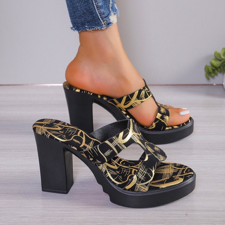 High-heeled slippers womens 2024 summer new waterproof platform outside wear thick-heeled sandals. A large quantity of Cong Gold 