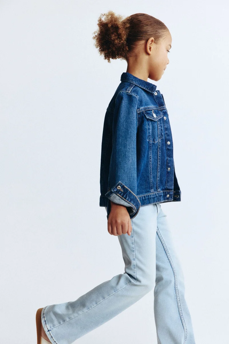 اتش اند ام جينز بساق واسعة من قماش فائق النعومة