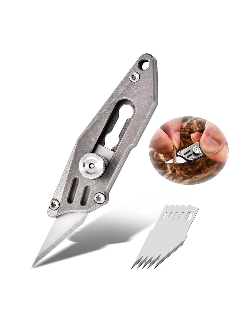 SYOSI سكين جيب متعددة الاستخدامات من التيتانيوم مع 5 شفرات حلاقة بديلة، سكين جيب صغير رائع، سكاكين سلسلة المفاتيح، سكاكين EDC، قاطع صناديق، هدية للرجال والنساء - Image 1