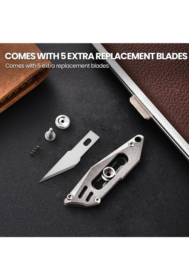 SYOSI سكين جيب متعددة الاستخدامات من التيتانيوم مع 5 شفرات حلاقة بديلة، سكين جيب صغير رائع، سكاكين سلسلة المفاتيح، سكاكين EDC، قاطع صناديق، هدية للرجال والنساء - Image 4