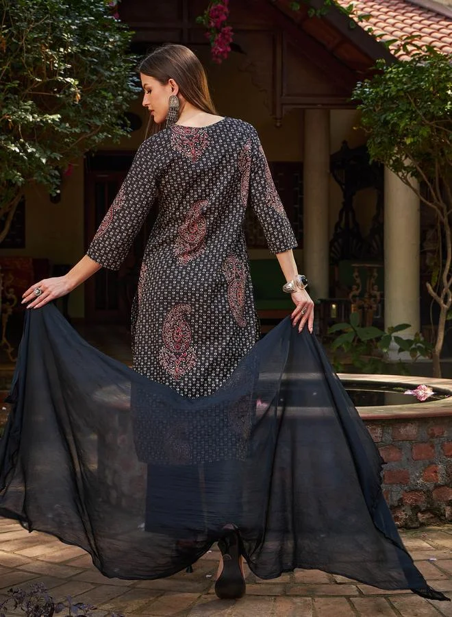 SASSAFRAS SASSAFRAS Black Floral Front Yoke Kurta with Pencil Pants and Dupatta Set