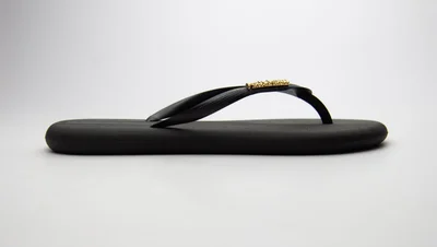 Voices Boat Women'S Flip Flops With Matching Brand Design Strap - Black