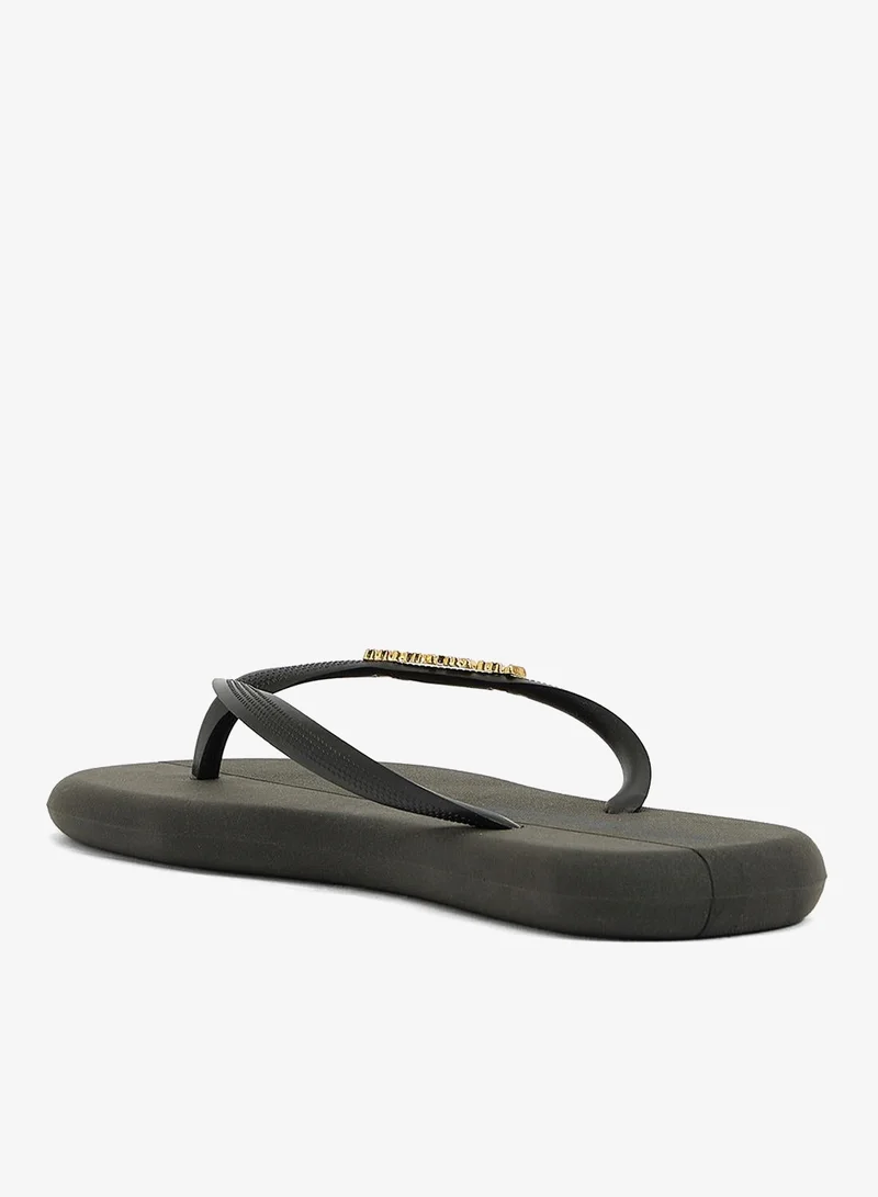 فويسيز شباشب نسائية مطابقة بتصميم حزام العلامة التجارية - أسود