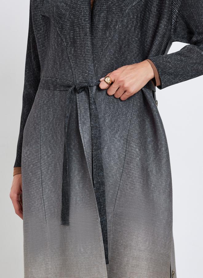 تايك تو عباية محبوكة بكسرات بتدرج لوني وتفصيلة أزرار جانبية وأكمام طويلة - Image 4