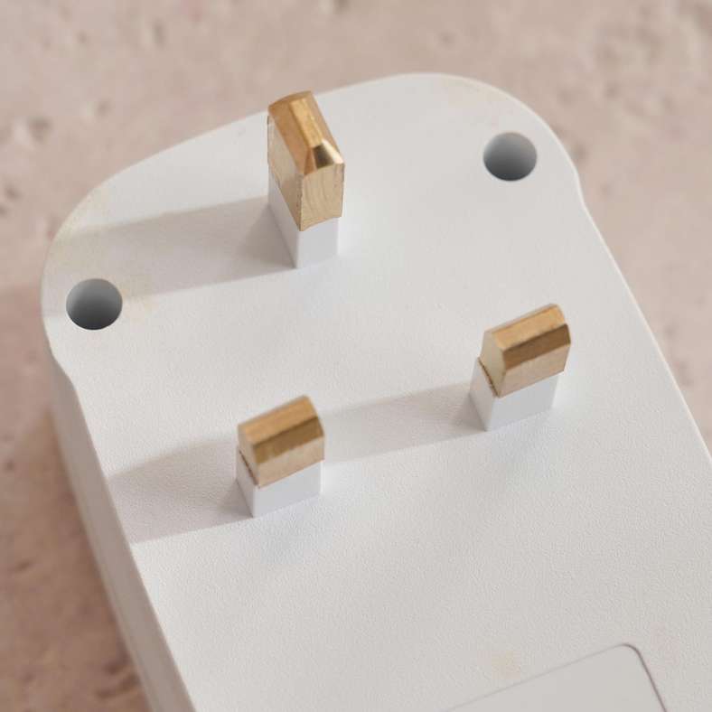 Pan Home محول سفر عالمي مع 2 منفذ USB - أبيض - Image 3