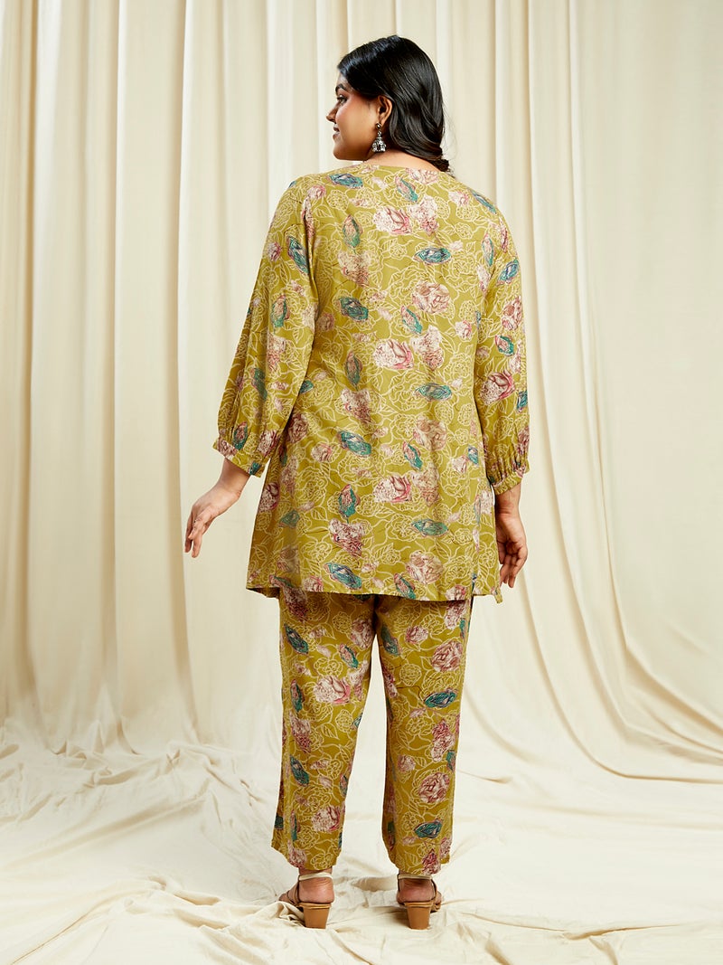 globus Globus Gloplus Women Yellow V-Neck Floral Print Tunic With Wide Leg Trousers Plus Size Co-Ord Set  - Image 3